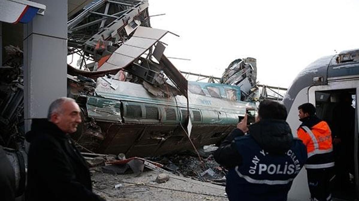 Son dakika: Yüksek Hızlı Tren kaza yaptı: Çok sayıda ölü ve yaralılar var