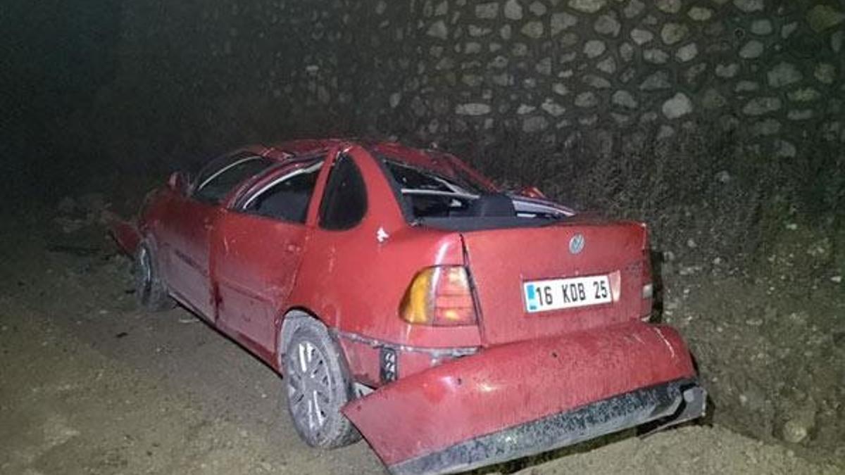 Şehir manzarasını izlerken, otomobille uçuruma yuvarlandılar: 2 yaralı