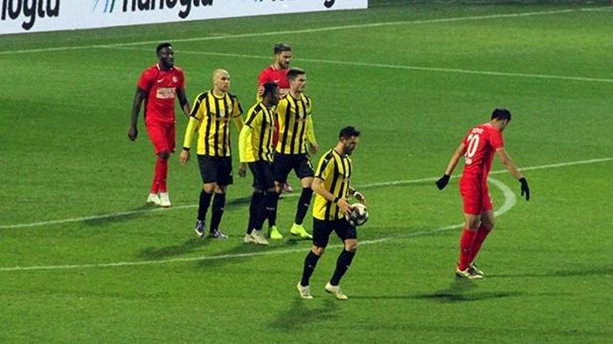 Derbide kazanan çıkmadı! Tribünde sürpriz...