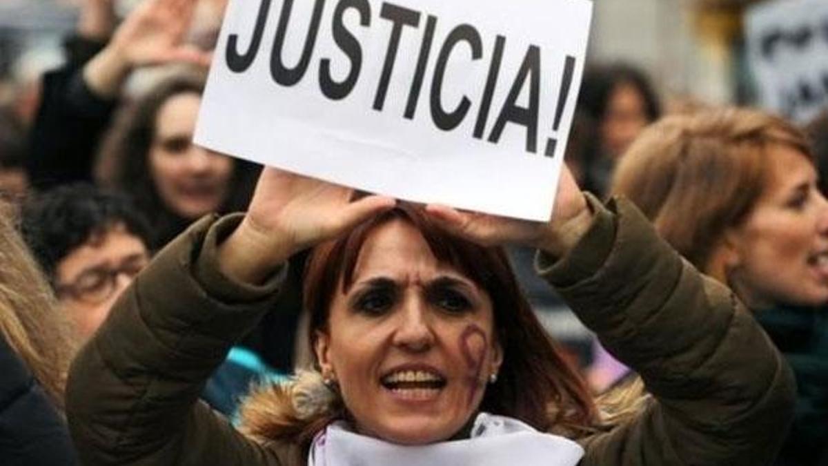 İspanya'da rızasız cinsel ilişki tecavüz kapsamına alınabilir