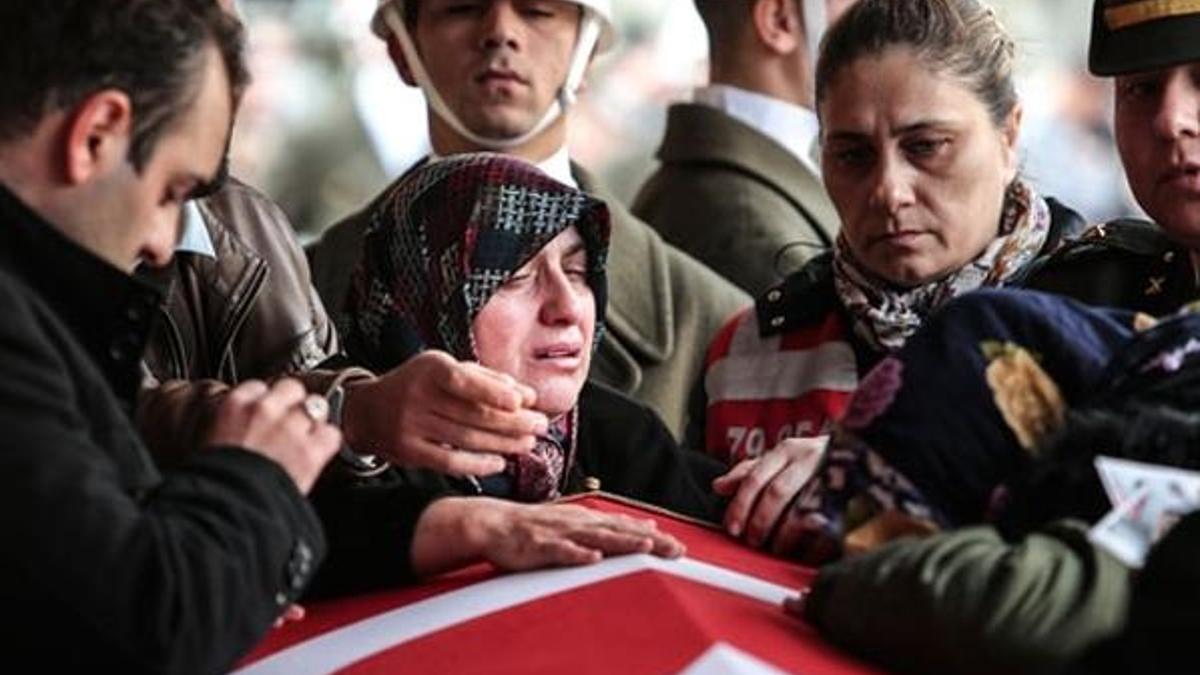 Şehit üsteğmen son yolculuğuna uğurlandı
