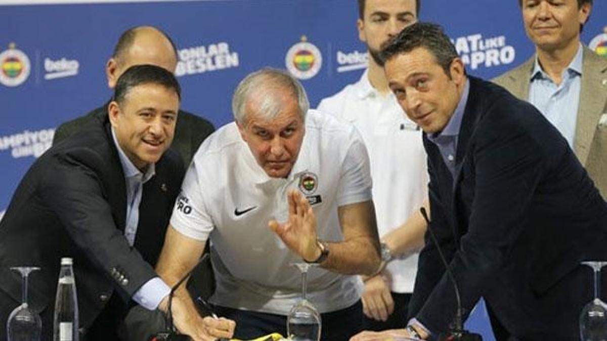 Fenerbahçe Beko ile imzayı attı!
