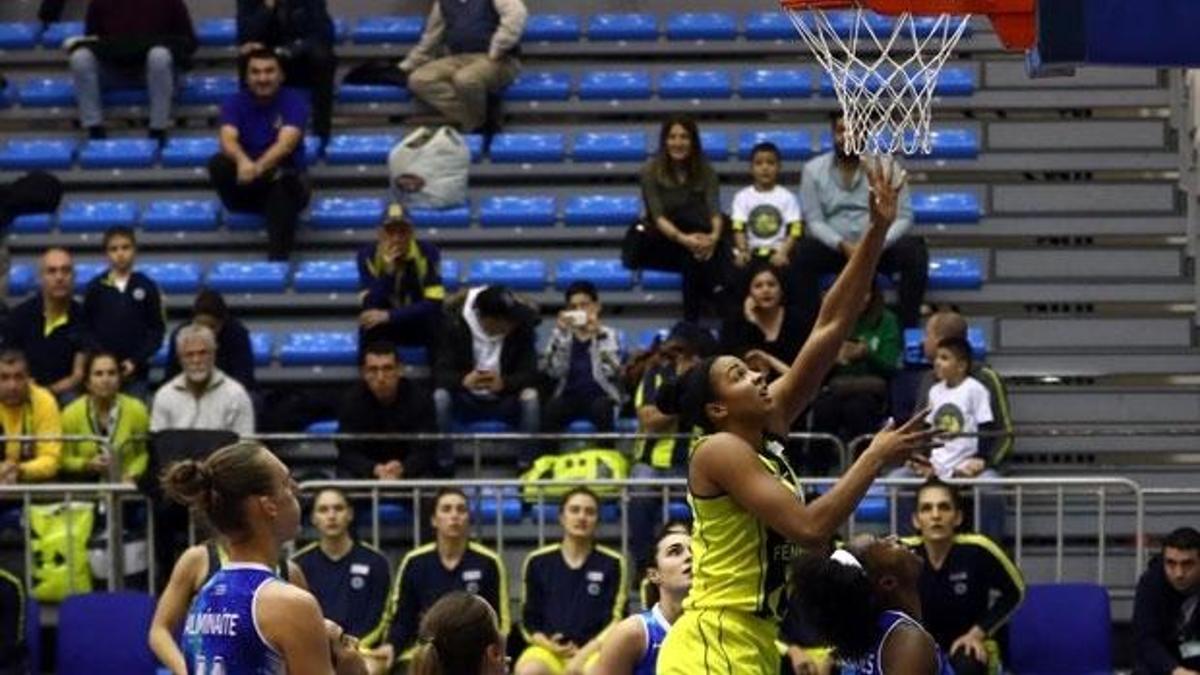 Fenerbahçe'nin rakibi Fransız Carolo Basket