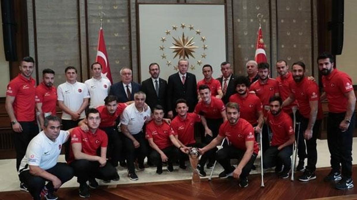 Cumhurbaşkanı Erdoğan, Ampute Milli Takımı'nı kabul etti