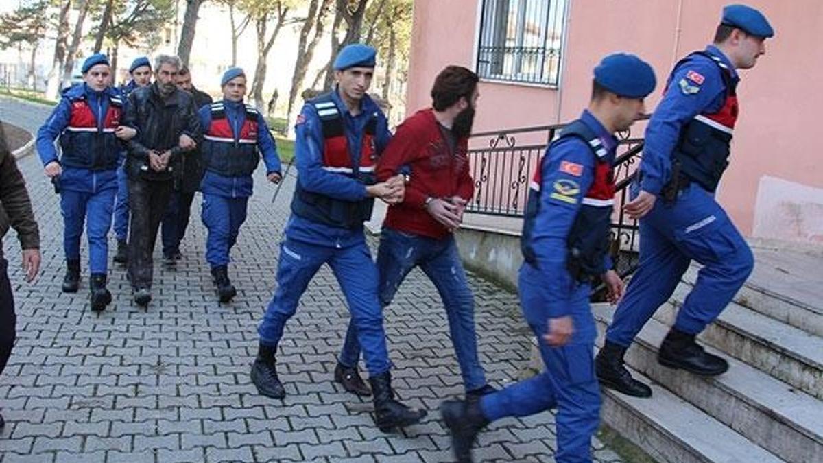 Suçüstü yakalanınca tutuklandılar
