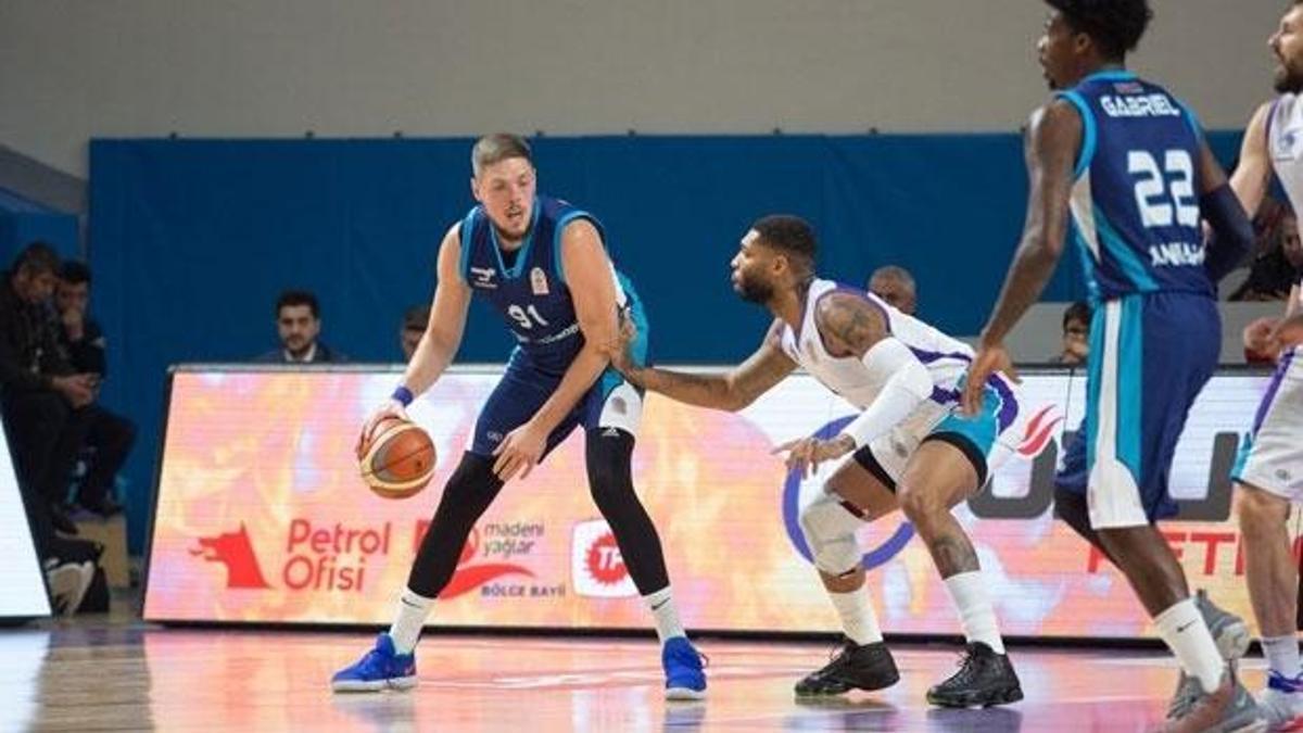 Türk Telekom, iki yabancısıyla galibiyete uzandı: 77-79
