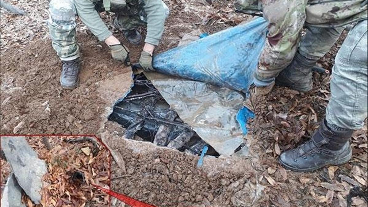 Diyarbakır'da teröristlerin kullandığı 7 odalı sığınak bulundu