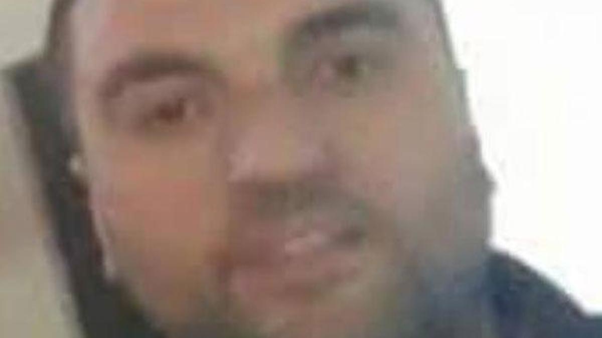 1600 derecelik çelik eritme kazanına atladı