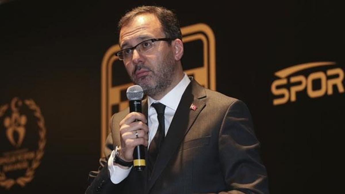 Bakan Kasapoğlu: Otomobil sporlarının gelişimini ve ilerleyişini önemsiyoruz