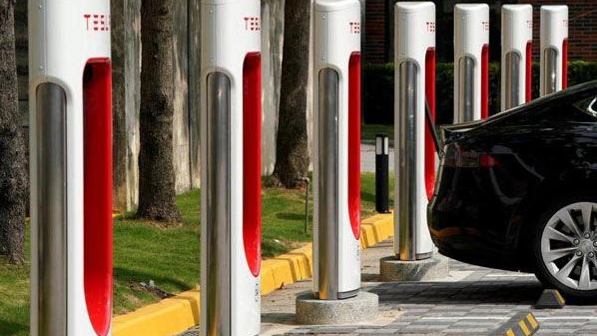 Tesla'nın şarj istasyonları Türkiye`ye geliyor