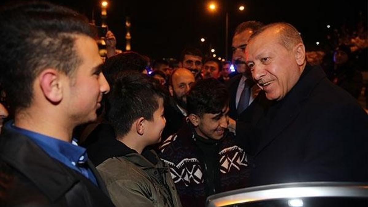 Cumhurbaşkanı Erdoğan öğrencilerle sohbet etti
