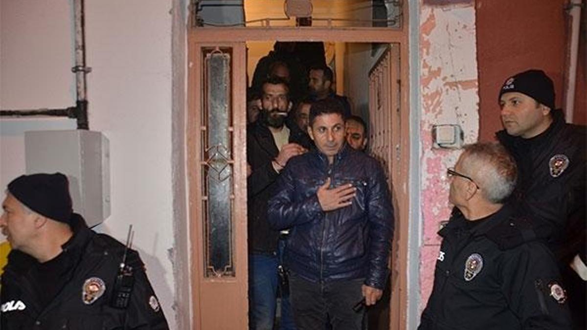 Komşularına ve polise ateş açtı