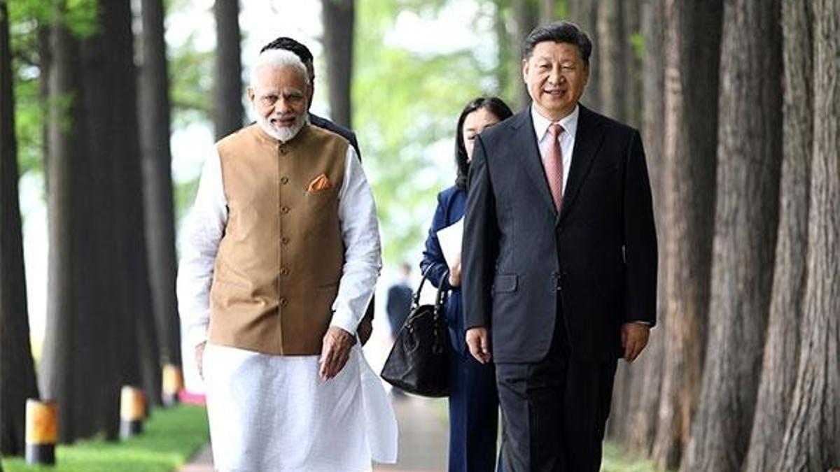 Hindistan Başbakanı Modi'nin ceketi moda oldu