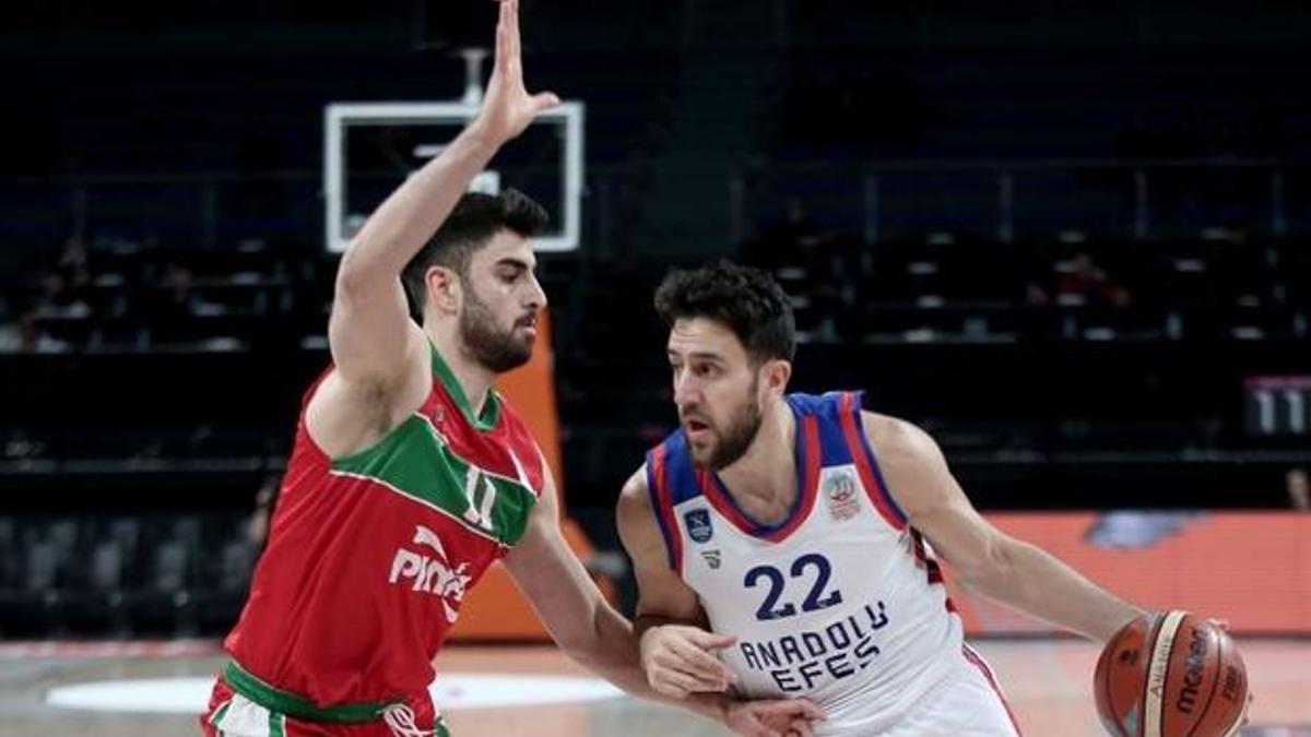 Anadolu Efes, evinde rahat kazandı