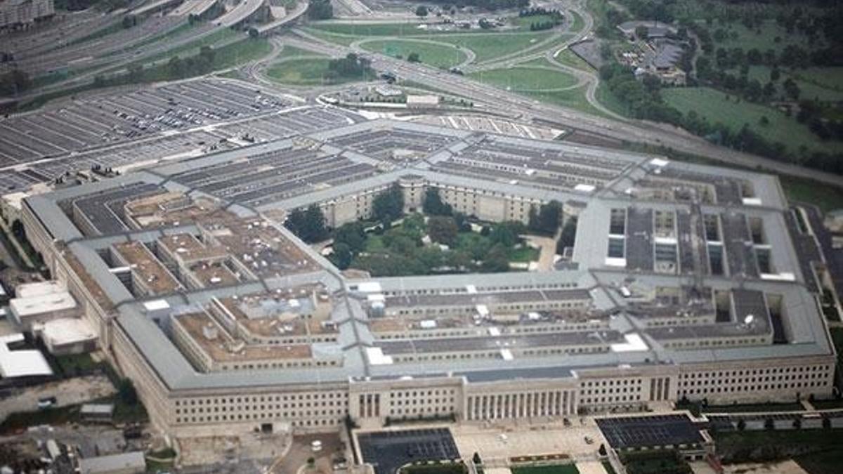 Pentagon sözcüsü Dana White görevden alındı