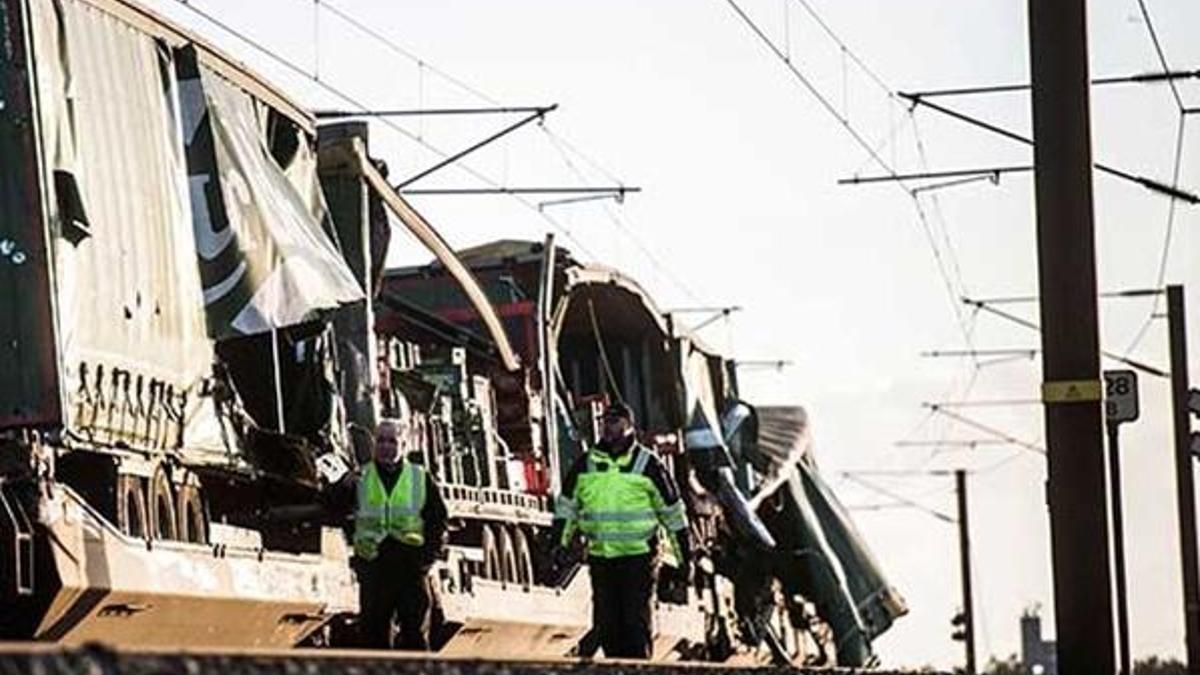 Son dakika... Tren faciası! Ülkede çok sayıda ölü var!