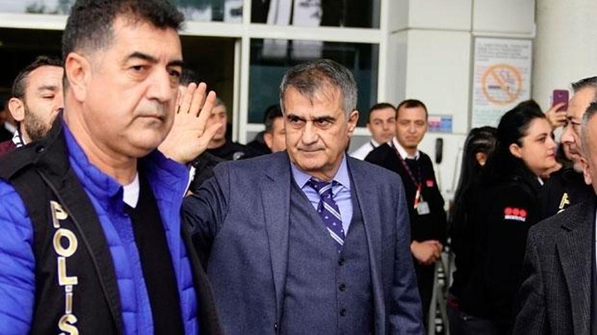 Beşiktaşlı taraftarlardan büyük tepki: "Hırsız Burak"