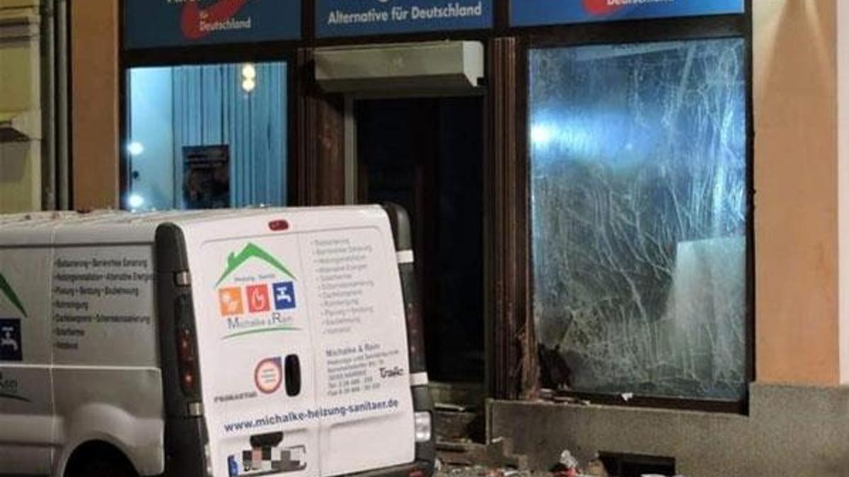 Almanya'da AfD bürosuna saldırı