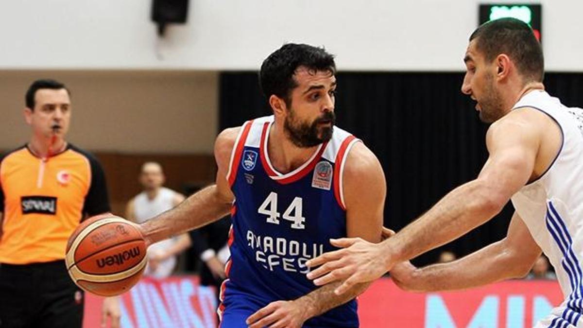 Anadolu Efes deplasmanda zorlanmadı
