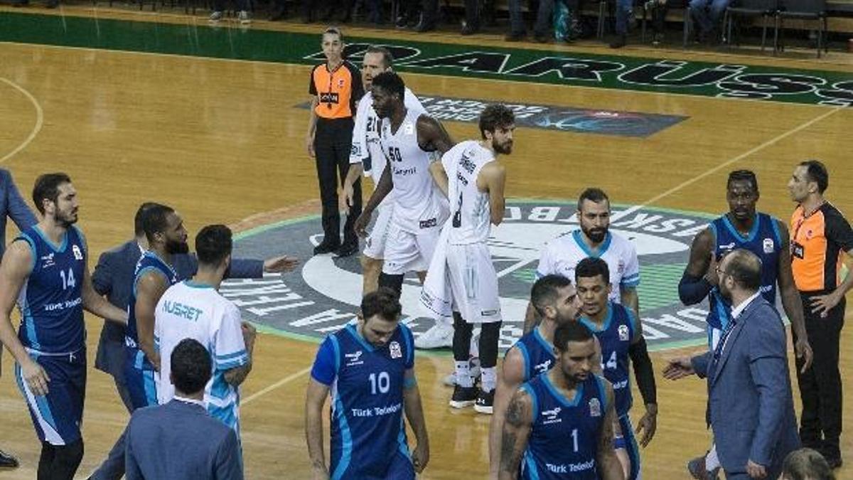 Darüşşafaka Tekfen oyuncusu Michael Eric, özür diledi