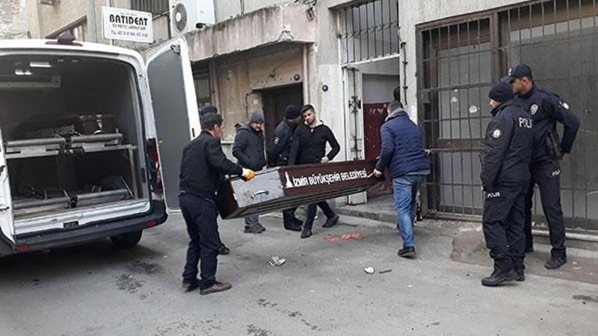 Tabancayla vurulan travesti öldü, 2 kişi yaralandı