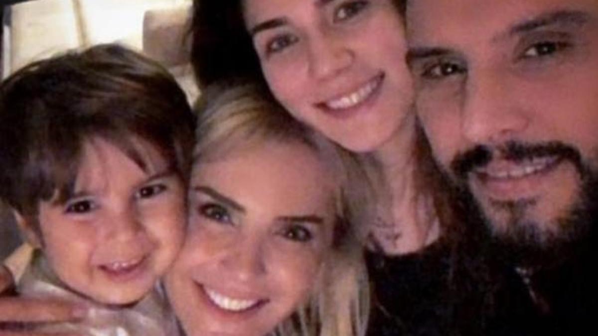 Alişan'dan Ece Erken'e destek