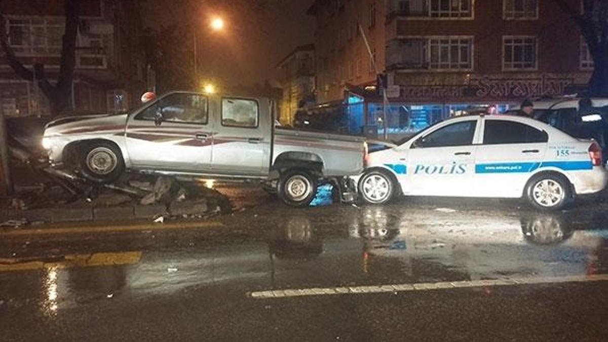 Hırsız polis kovalamacası kaza ile bitti
