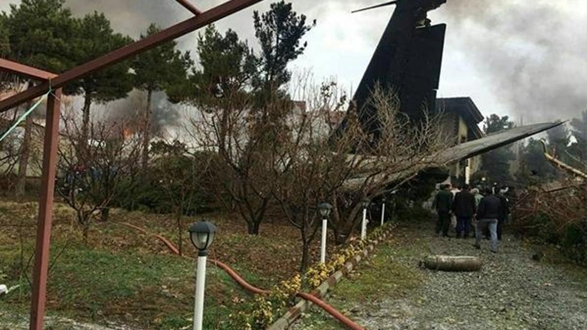 İran'da kargo uçağı düştü!