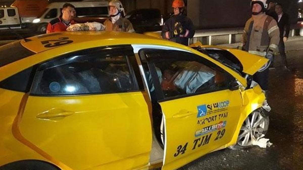 Korkunç kaza! Taksi sürücüsü öldü