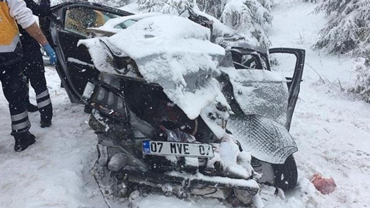 Korkunç kaza! Ölü ve yaralılar var