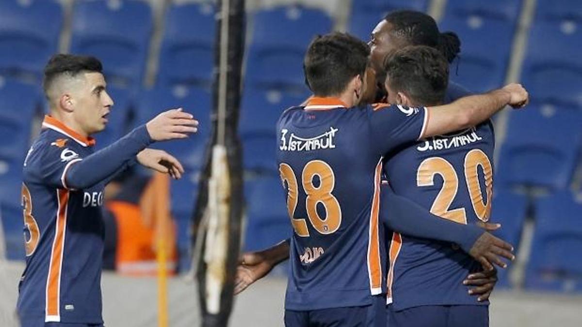 Başakşehir avantajı tek golle kaptı!