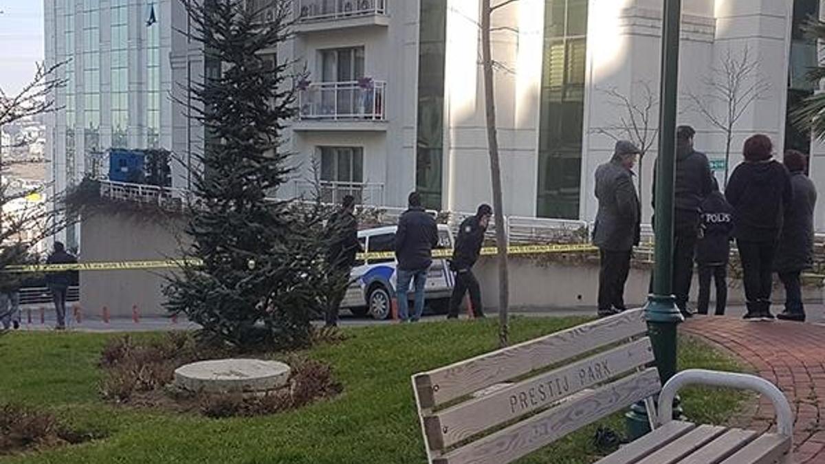 Esenyurt'ta sitede el bombası ve mermiler bulundu