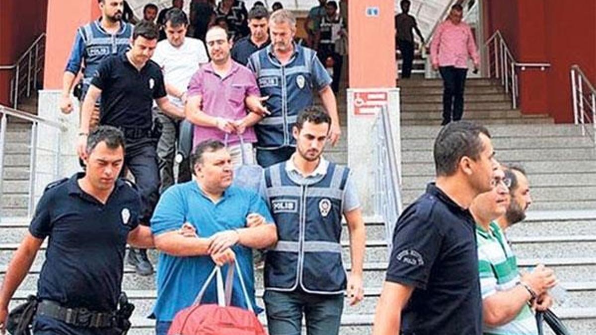 Balyoz davasının eski hakimine hapis cezası