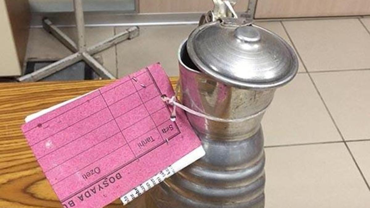 Duş almayan çalışanın kafasına vurduğu güğüm silah sayıldı