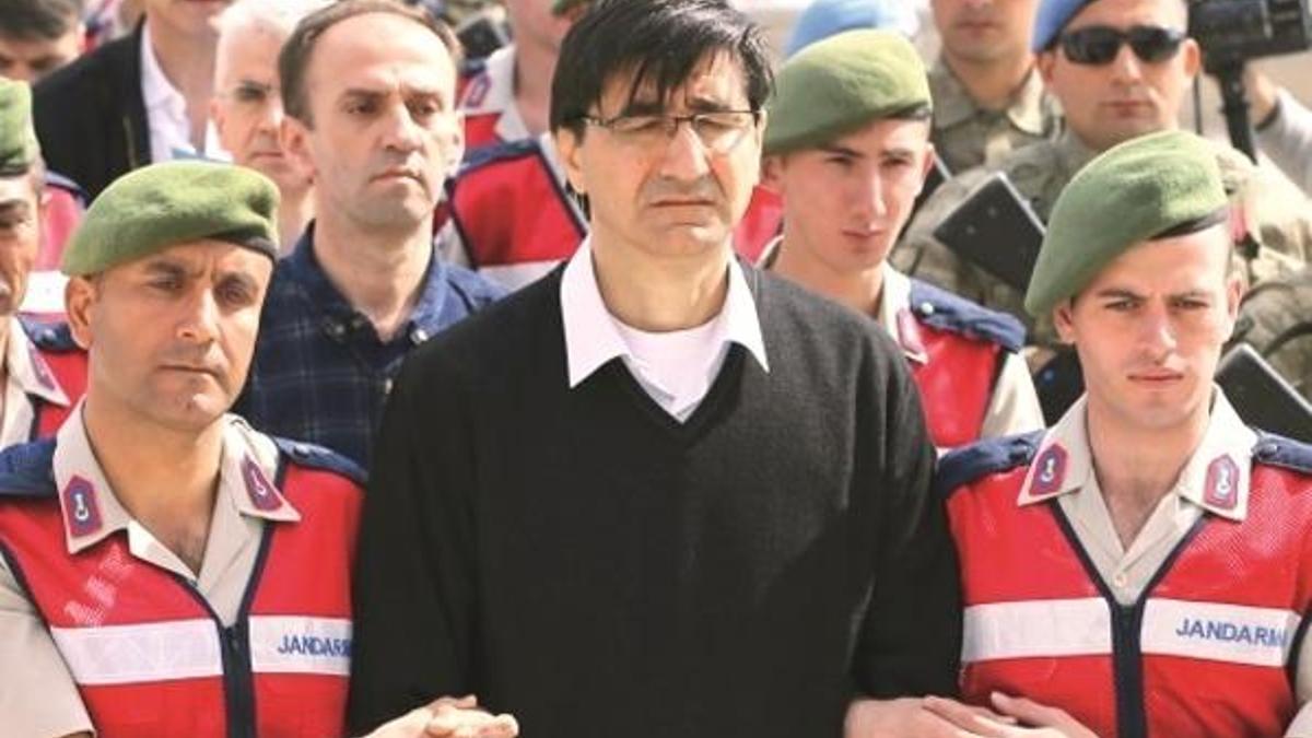 Darbeci generalin odasından "Türkiye'yi bölme planı" çıktı