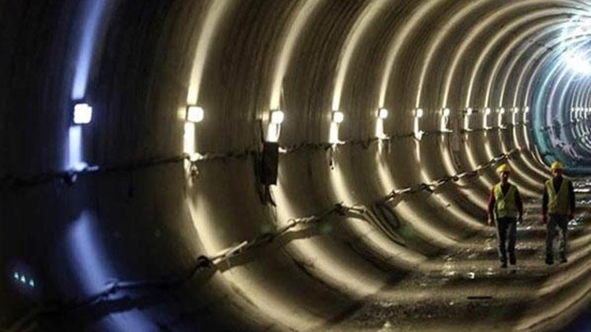 Mecidiyeköy-Mahmutbey metrosu vagonları raylara indirildi