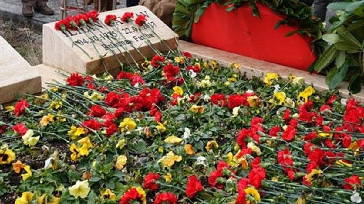 İlhan Cavcav kabri başında anıldı