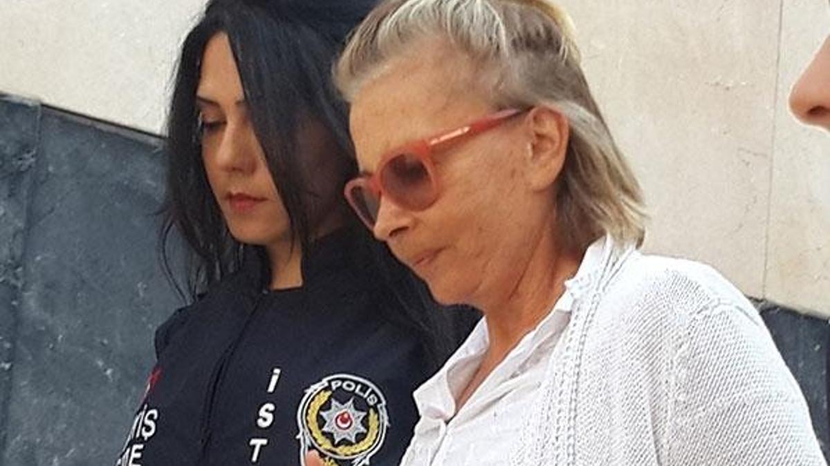 Son dakika... Nazlı Ilıcak'a gizli belge açıklamaktan 5 yıl 10 ay hapis