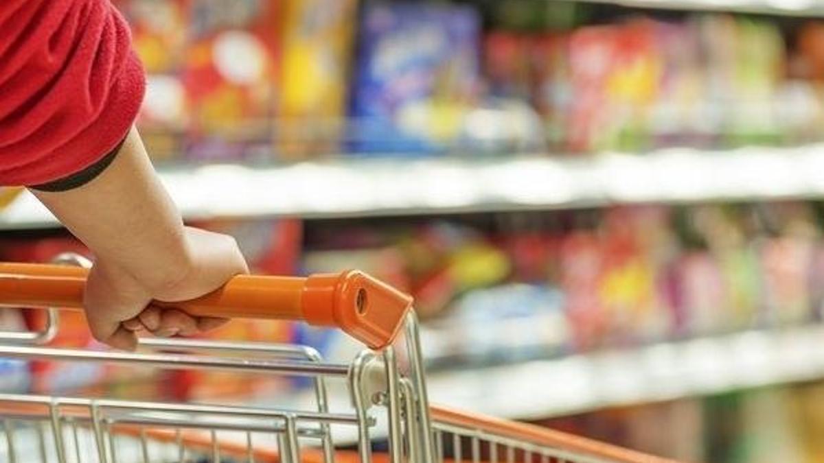 Marketlerde büyük tuzak! Rafta indirim fişte bindirim