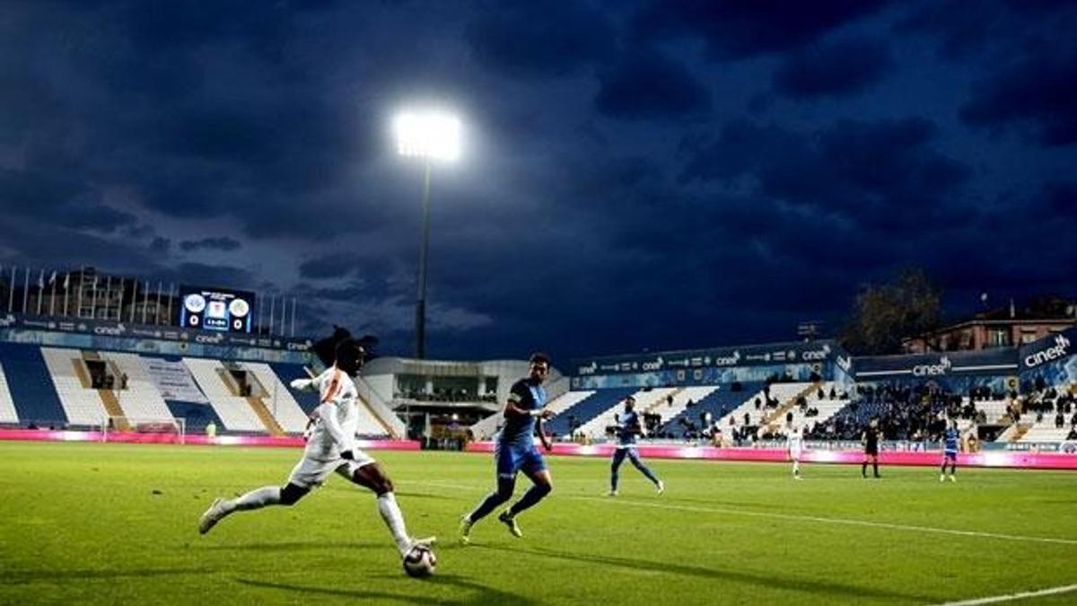 Kasımpaşa 10 kişiyle turladı!