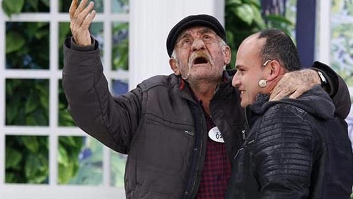 14 yıldır kayıp oğluna Esra Erol'da kavuştu