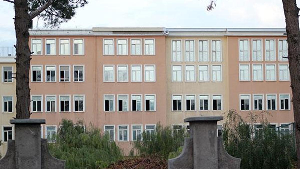 Afganistan'da FETÖ'ye ait okullara baskın