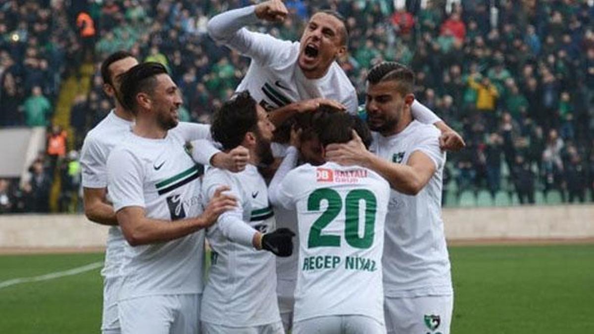 Zirvenin adı 6 gollü maçla değişti!