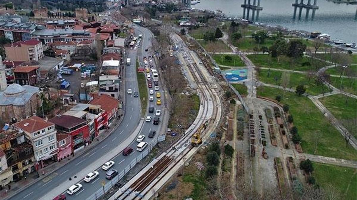 Eminönü Alibeyköy tramvay hattının rayları yerleştiriliyor