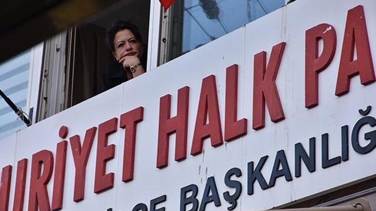 CHP'de kazan kaynıyor! Parti binasına kilit vuruldu
