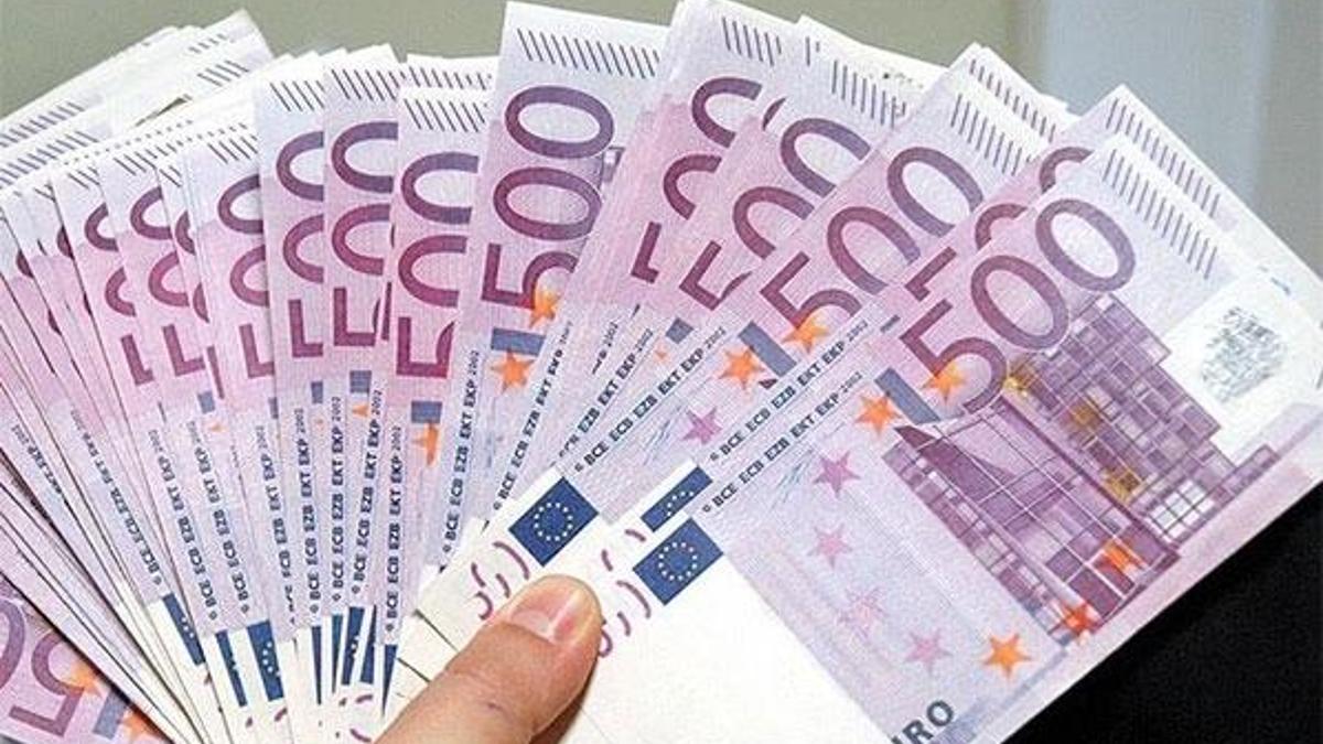 ECB 17 ülkede 500 euroluk banknotların basımını durdurdu