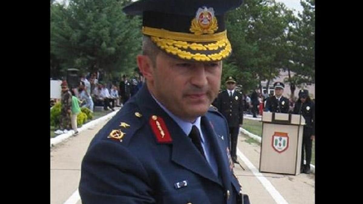 Savaş uçaklarının harekât sorumlusu Tuğgeneral Akgülay gözaltına alındı