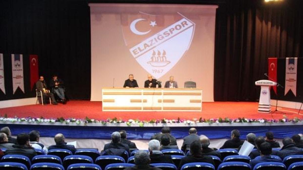 1 saatte 22 oyuncuya imza attırdılar!