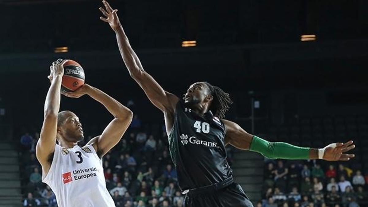 Darüşşafaka Tekfen sonunu getiremedi