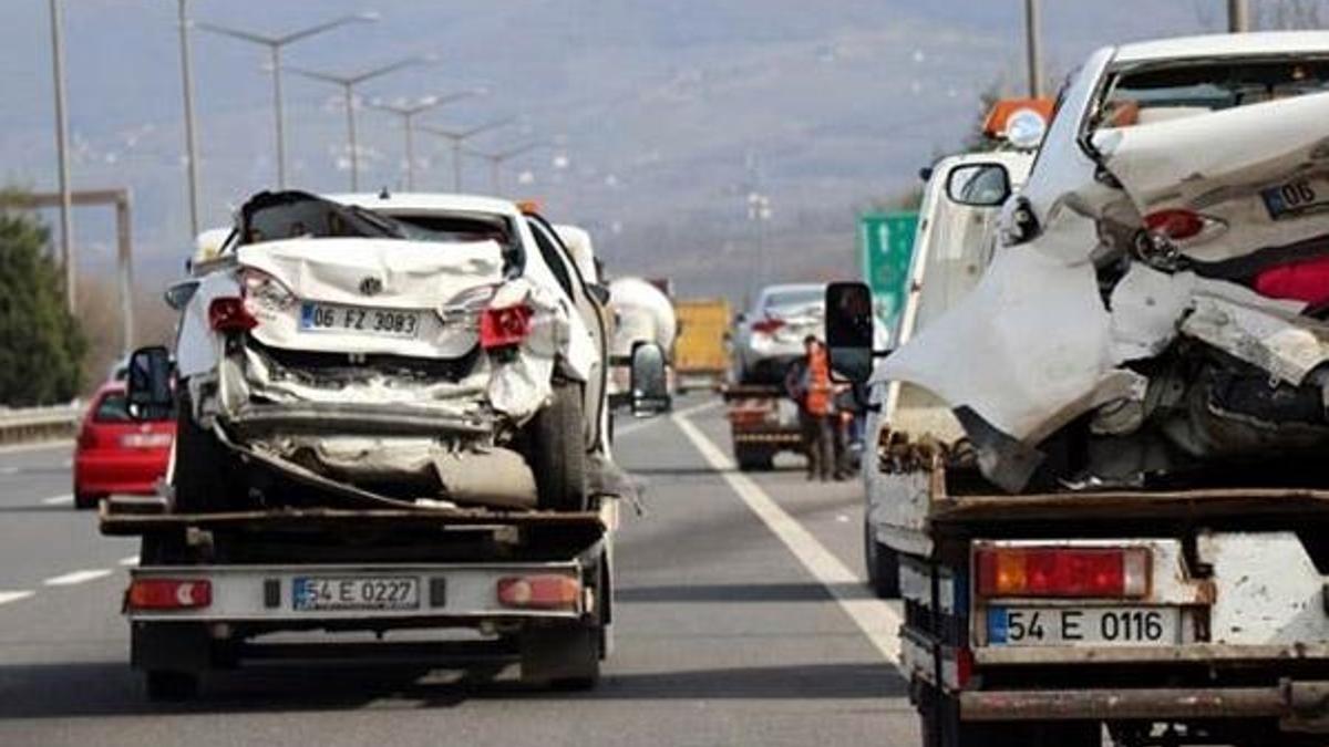 TEM'de zincirleme kaza! Çok sayıda yaralı var